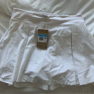 Brand new white Nike golf/tennis skirt!